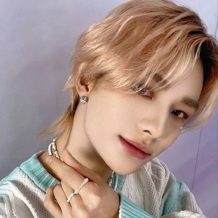 Hyunjin gallery image