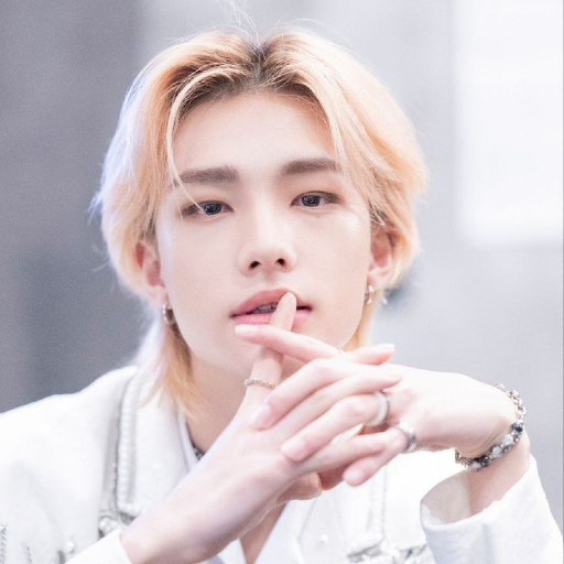 Hyunjin gallery image