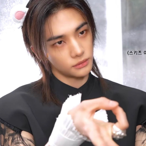 Hyunjin gallery image