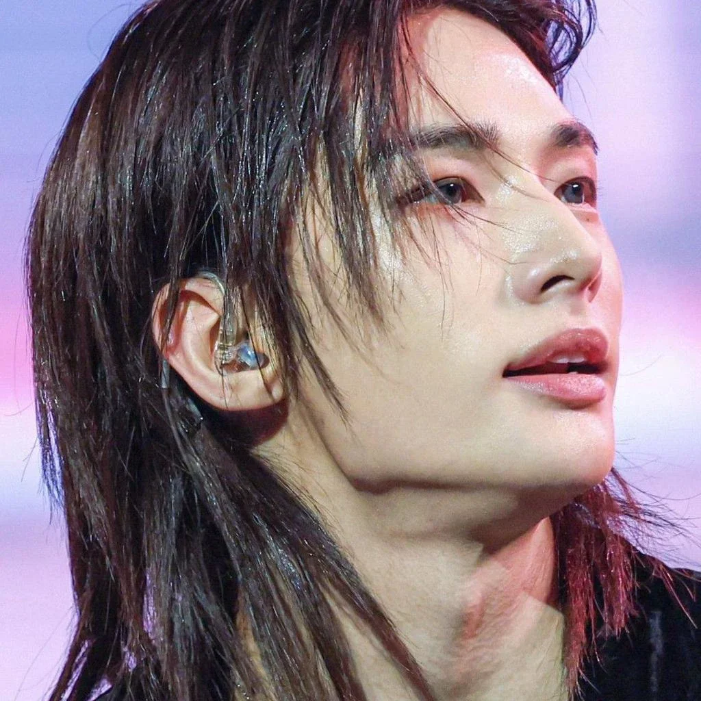 Hyunjin gallery image
