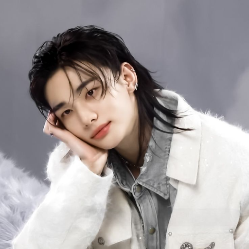Hyunjin gallery image