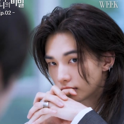 Hyunjin gallery image