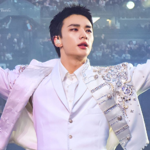 Hyunjin gallery image