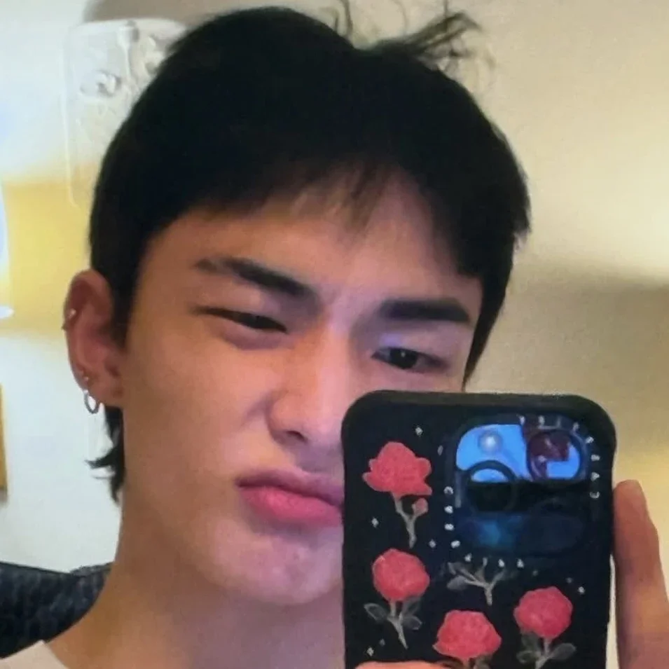 Hyunjin gallery image