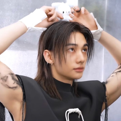 Hyunjin gallery image