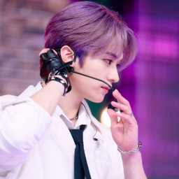 Lee Know 4