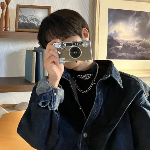 Seungmin gallery image