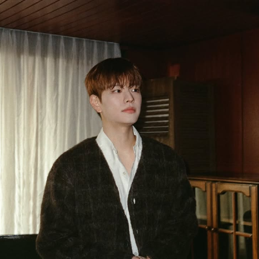 Seungmin gallery image