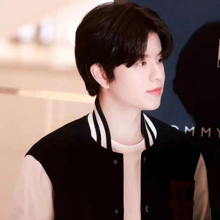 Seungmin gallery image