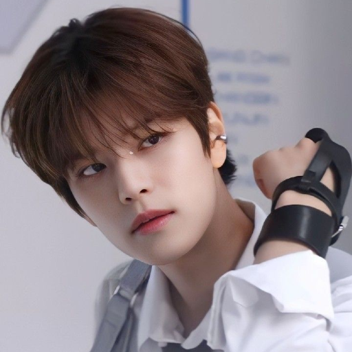 Seungmin gallery image