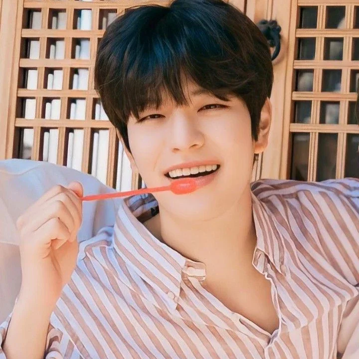 Seungmin gallery image