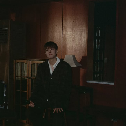 Seungmin gallery image
