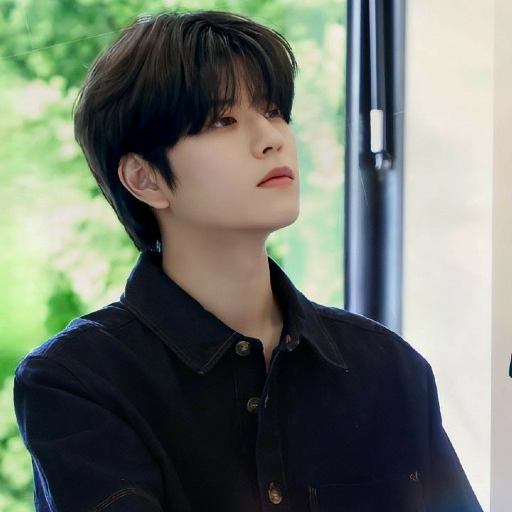 Seungmin gallery image