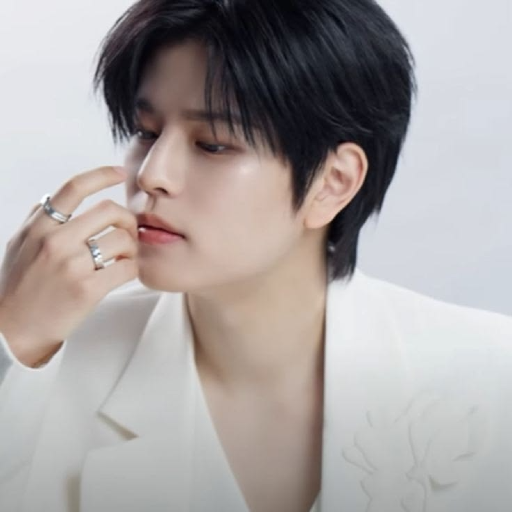 Seungmin gallery image