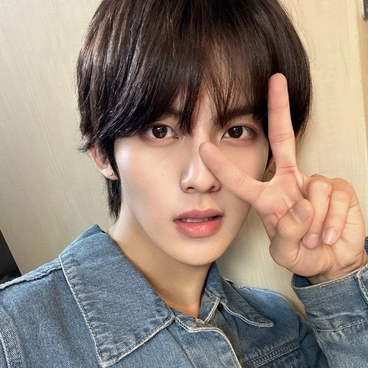 Hyunyeop gallery image