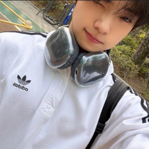 Shin Yechan gallery image