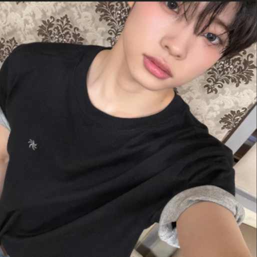 Shin Yechan gallery image
