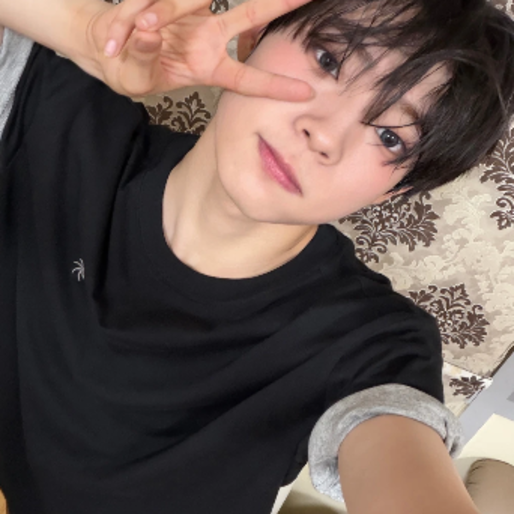 Shin Yechan gallery image
