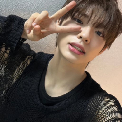Shin Yechan gallery image