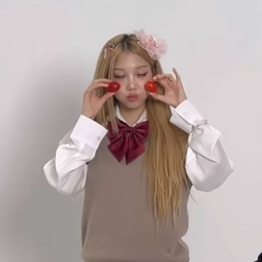 Nayeon gallery image