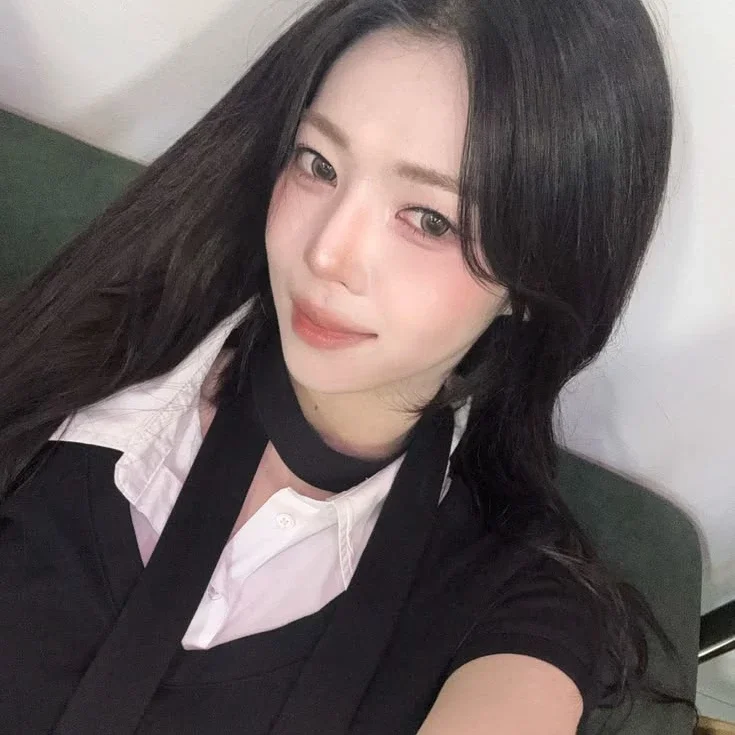 DaHyun gallery image