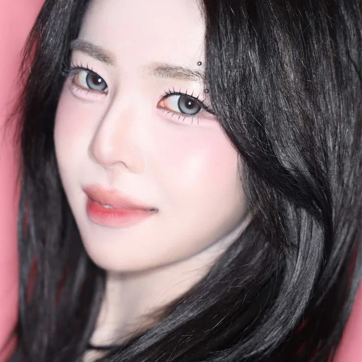 DaHyun gallery image