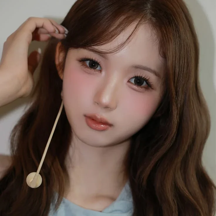 JiWoo gallery image