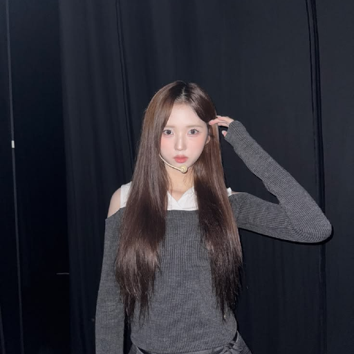 JiWoo gallery image