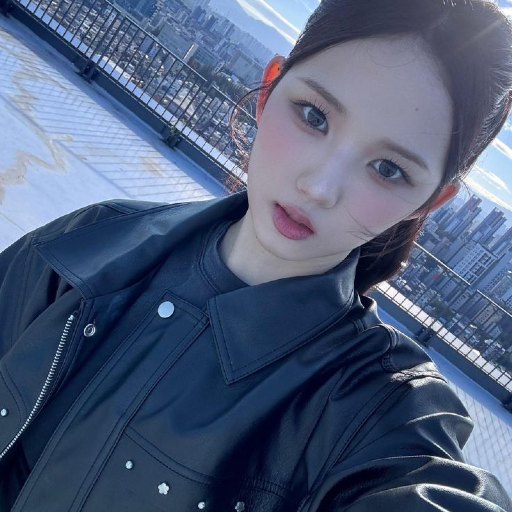 JiWoo gallery image