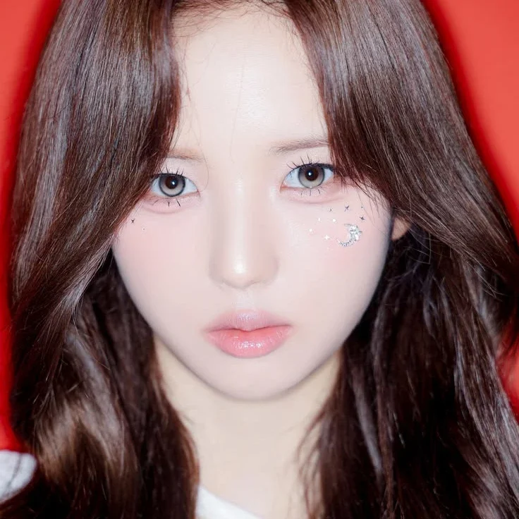JiWoo gallery image