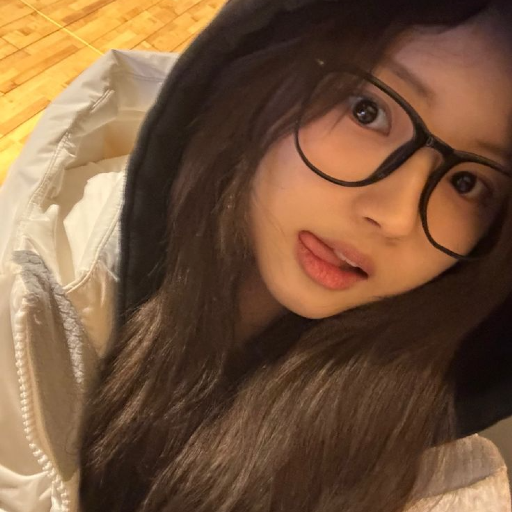 JiWoo gallery image