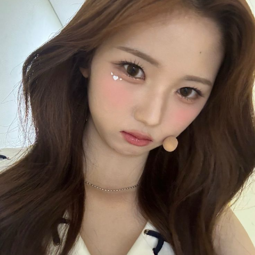 JiWoo gallery image