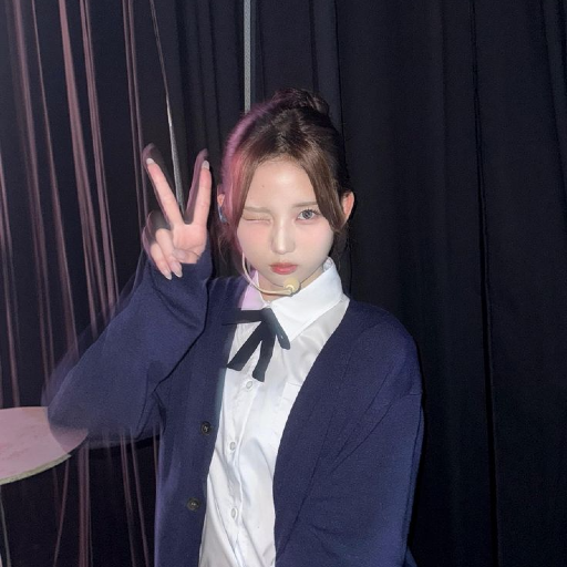 JiWoo gallery image