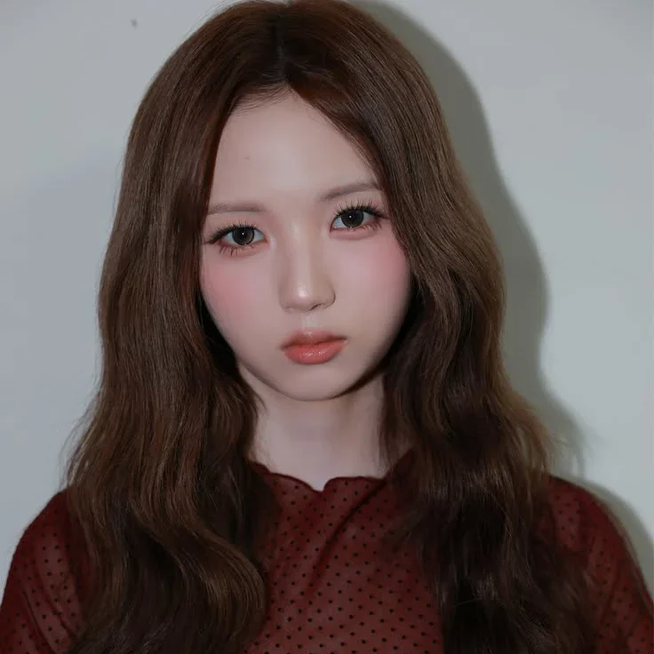JiWoo gallery image