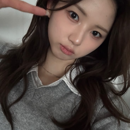 JiWoo gallery image