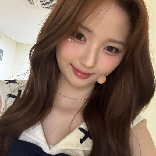 JiWoo gallery image