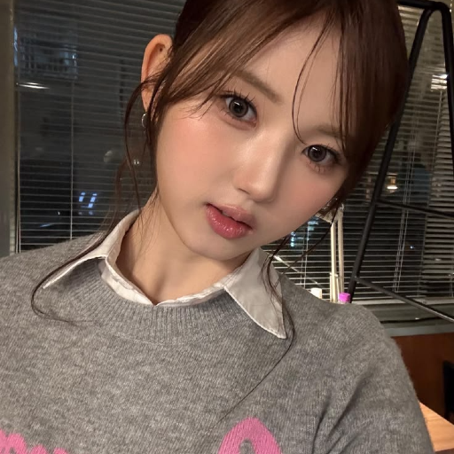 JiWoo gallery image