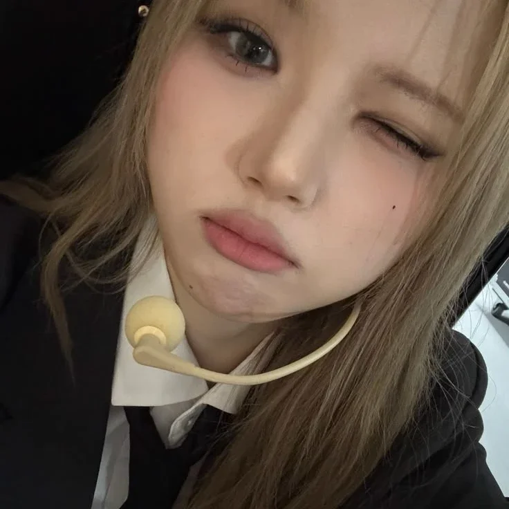 JiWoo gallery image