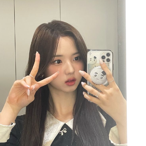 JiWoo gallery image