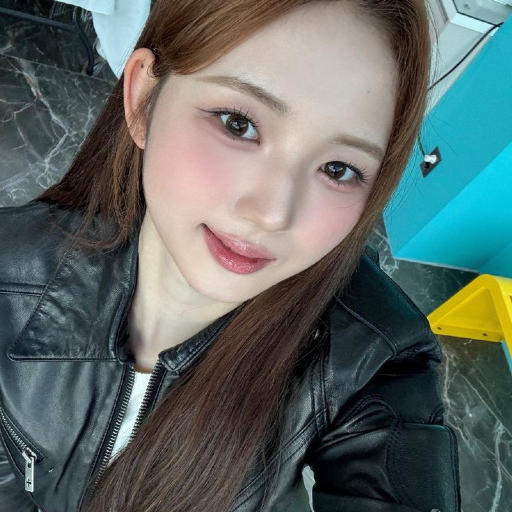 JiWoo gallery image