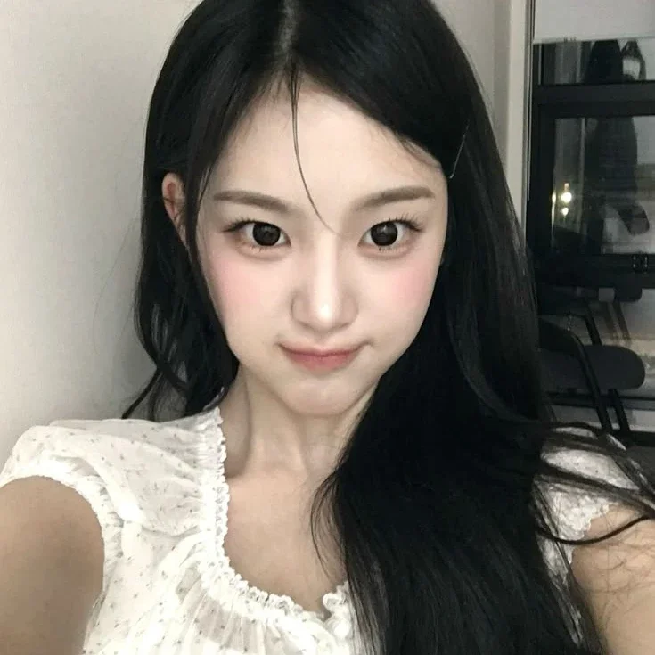 JiYeon gallery image