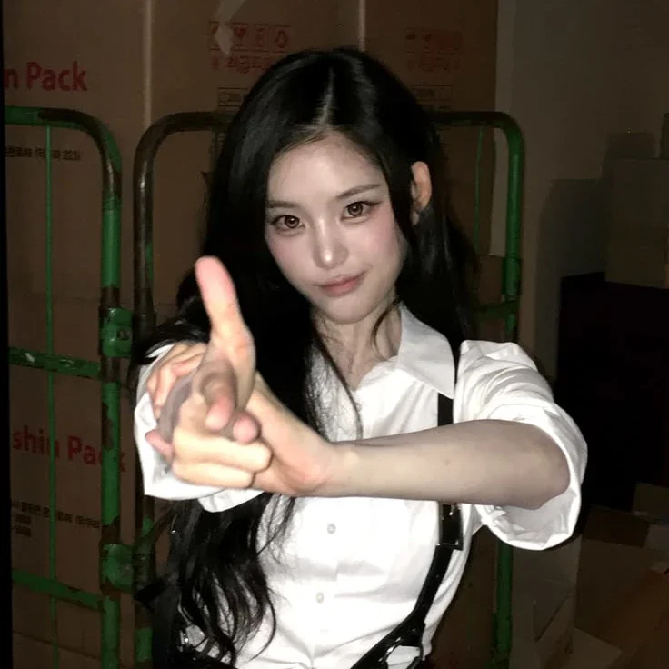 JiYeon gallery image