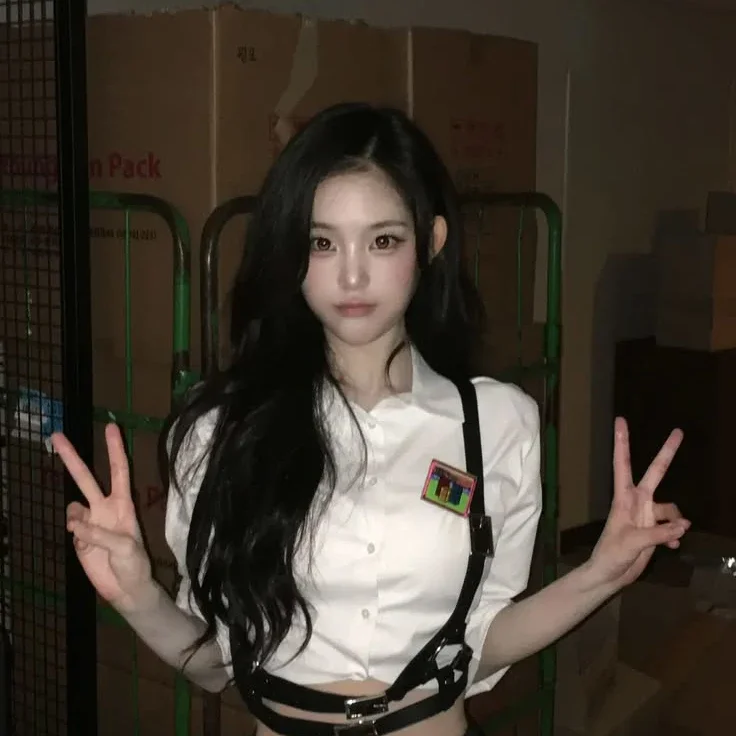 JiYeon gallery image