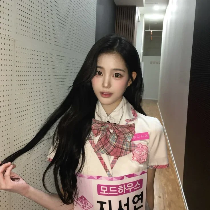 JiYeon gallery image