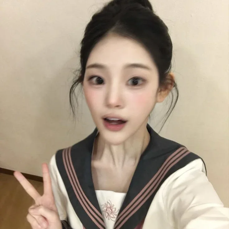 JiYeon gallery image
