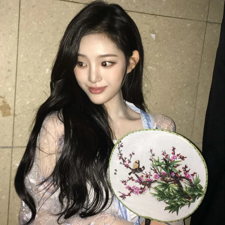 JiYeon gallery image
