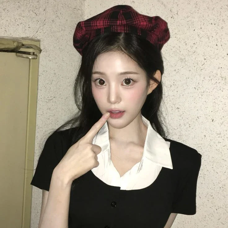 JiYeon gallery image