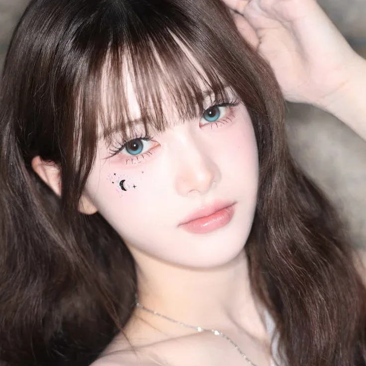 Mayu gallery image