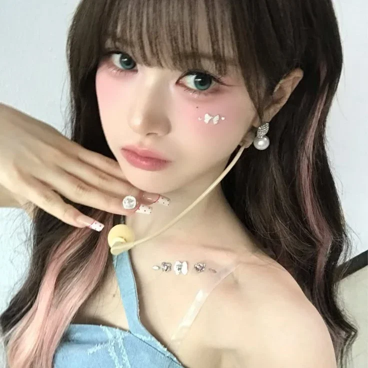 Mayu gallery image