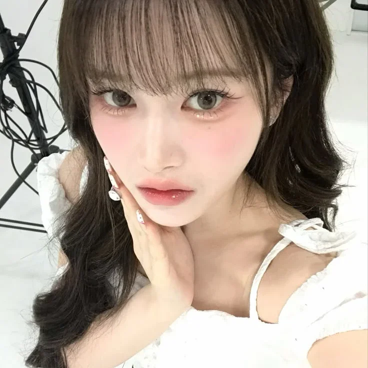 Mayu gallery image